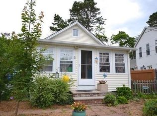 7 Tomahawk Dr, Buzzards Bay, MA 02532