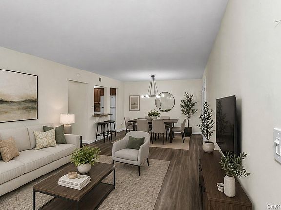 4th image of 93 Palo Alto Drive