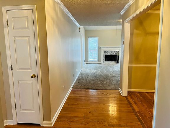 4th image of 155 Woodstream Way