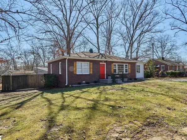 1 Picadilly St, Taylors, SC 29687