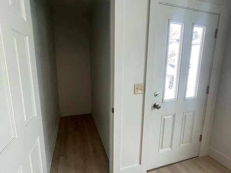 319 Pleasant St — Photo 2