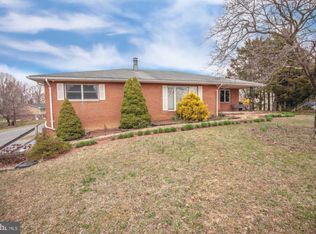 855 Nadenbousch Ln, Martinsburg, WV 25405