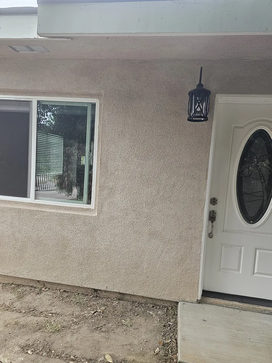 Building Photo - 2615 Louise Ave #B
