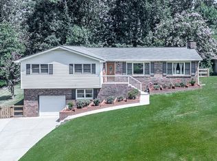 1592 Deerwood Ln, Acworth, GA 30102