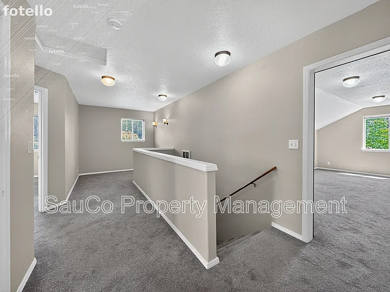 661 NW Connell Ave — Photo 19