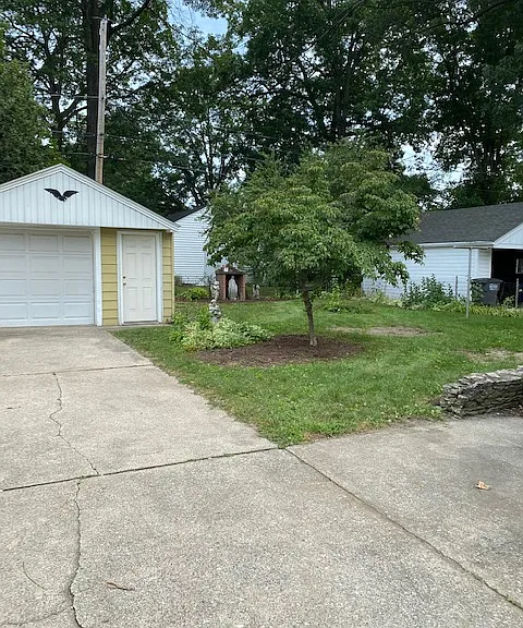 4922 Monac Dr — Photo 2