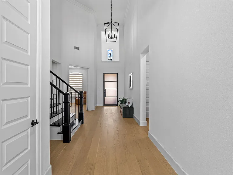 2541 Forestbrook Dr #1 — Photo 2