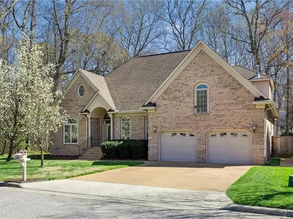 426 Richter Ln, Yorktown, VA 23693