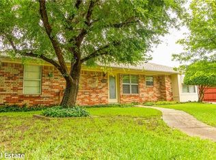 521 W Aubrey St, Pilot Point, TX 76258