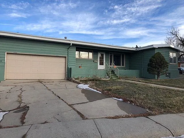 2244 Boyd Ave