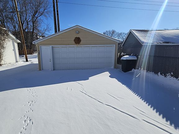 3rd image of 2423 California St NE