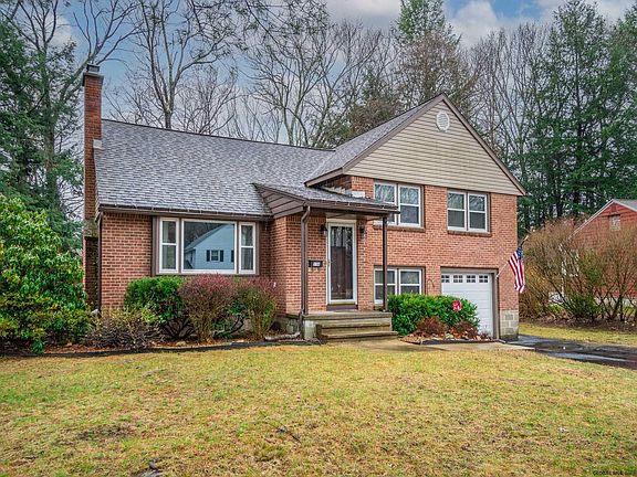 4th image of 138 Birch Ln