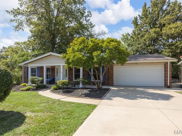 13010 Ferntrails Ln, Saint Louis, MO 63141