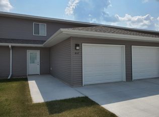 601 Maple Brook Ct, Northfield, MN 55057