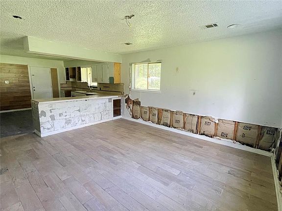 4th image of 42660 Mike Cooper Rd