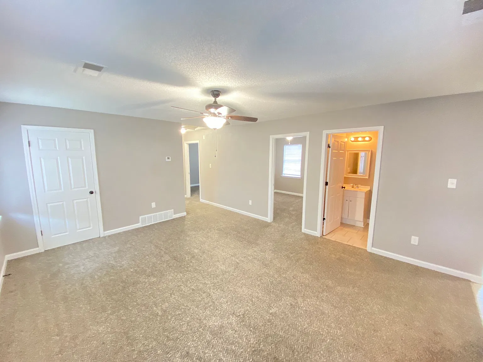 2161 Brown Ave — Photo 4