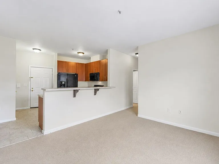 845 Newark Ave #2A — Photo 4