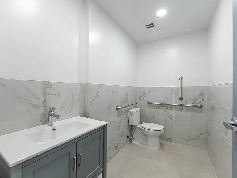 216 N River St #304 — Photo 6