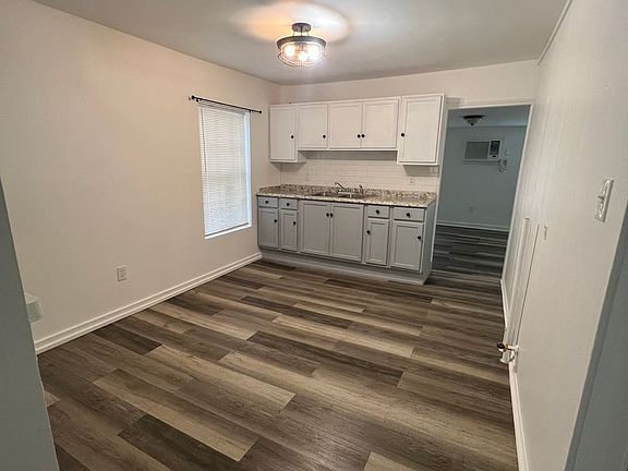 3rd image of 1535 E Southcross Blvd