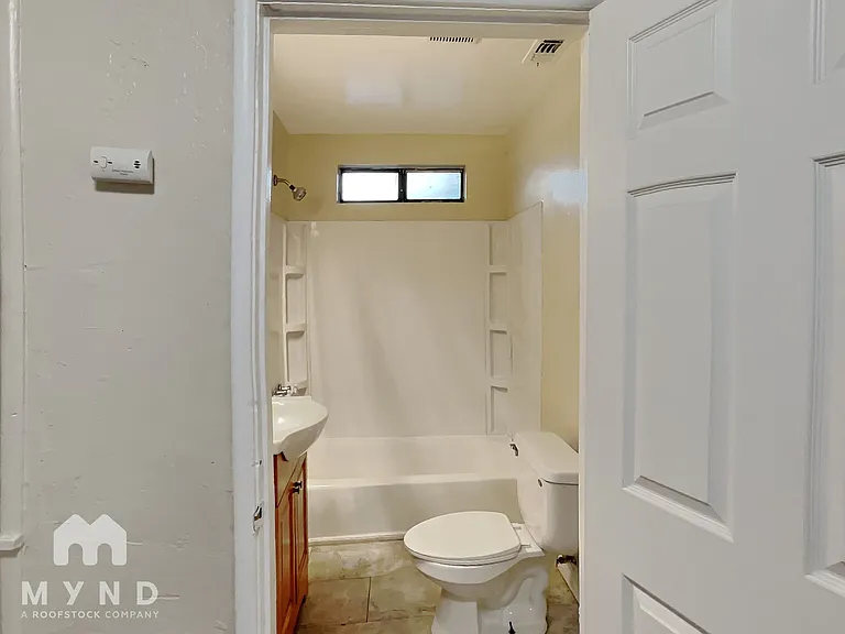 1852 Grand Ave — Photo 9
