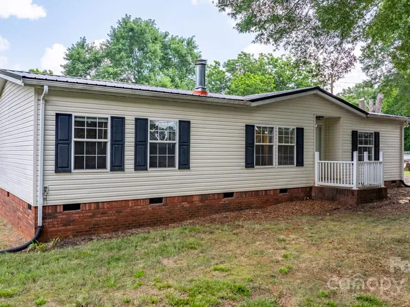 2220 Claremont Rd, Newton, NC 28658