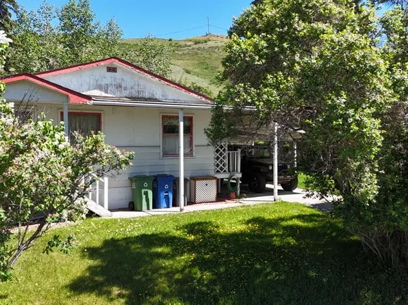 332 S 3rd St W, Cochrane, AB T4C 1Z6