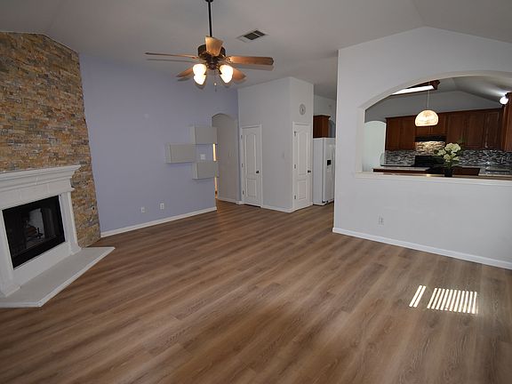 3rd image of 2700 Pedernales Falls Dr