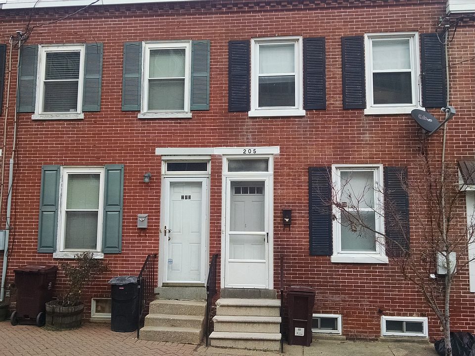 1st image of 205 E 13th St