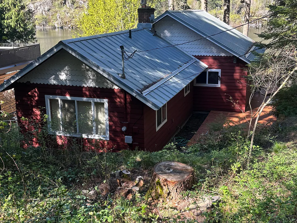 21441 N Cochran Ln