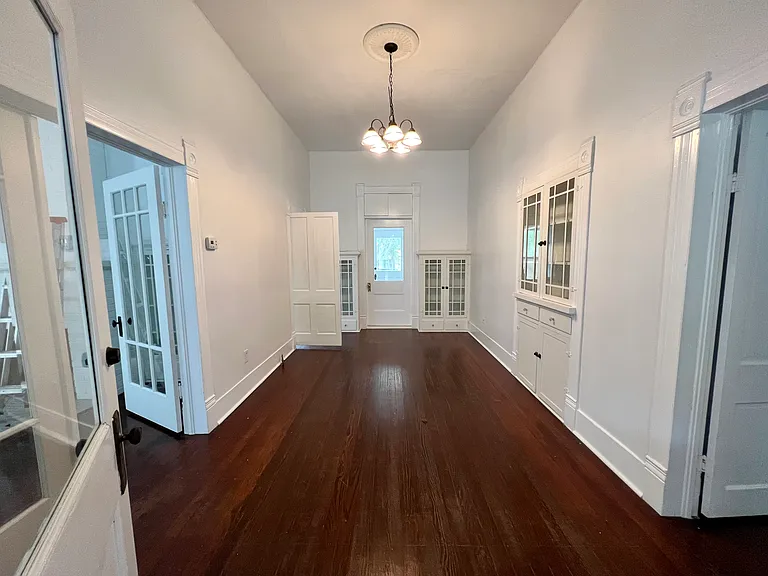 300 E Lincoln St — Photo 3