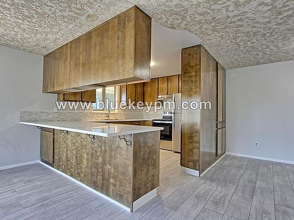 4th image of 10105 NW 11th Ave