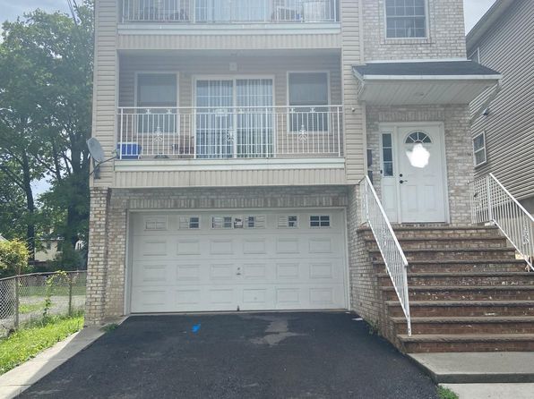 545 Walnut St #2