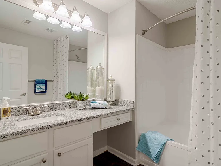 Bellingham Apartment Homes — Photo 14