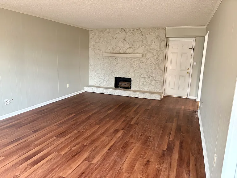 Spacious living room!