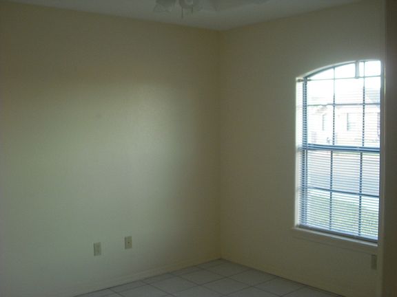 5th image of 700 W Bronze Dr APT D