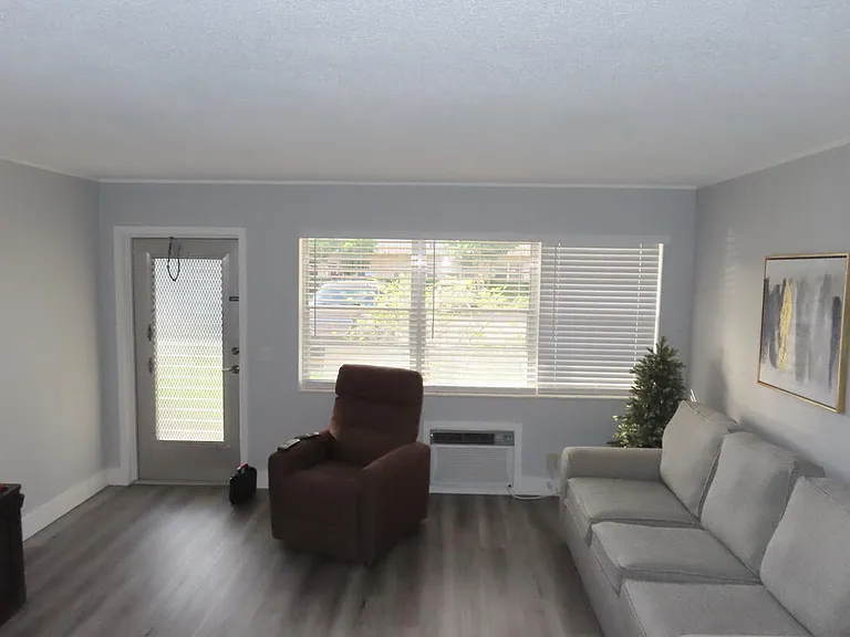 101 Hastings E #G — Photo 7