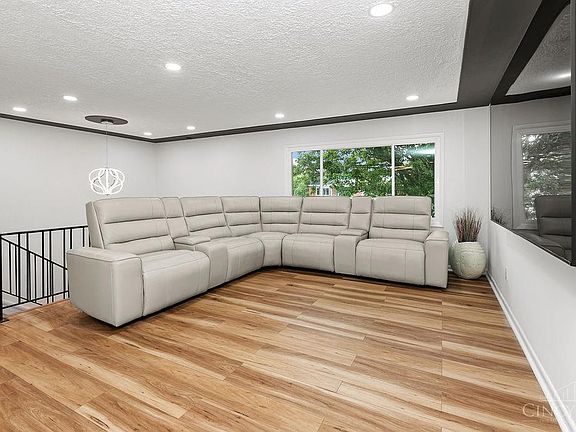 3rd image of 5551 Seville Ct