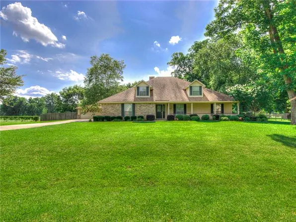 5824 Sumner Ln, Bossier City, LA 71112