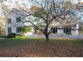 5 Stonewood Dr, Old Lyme, CT 06371