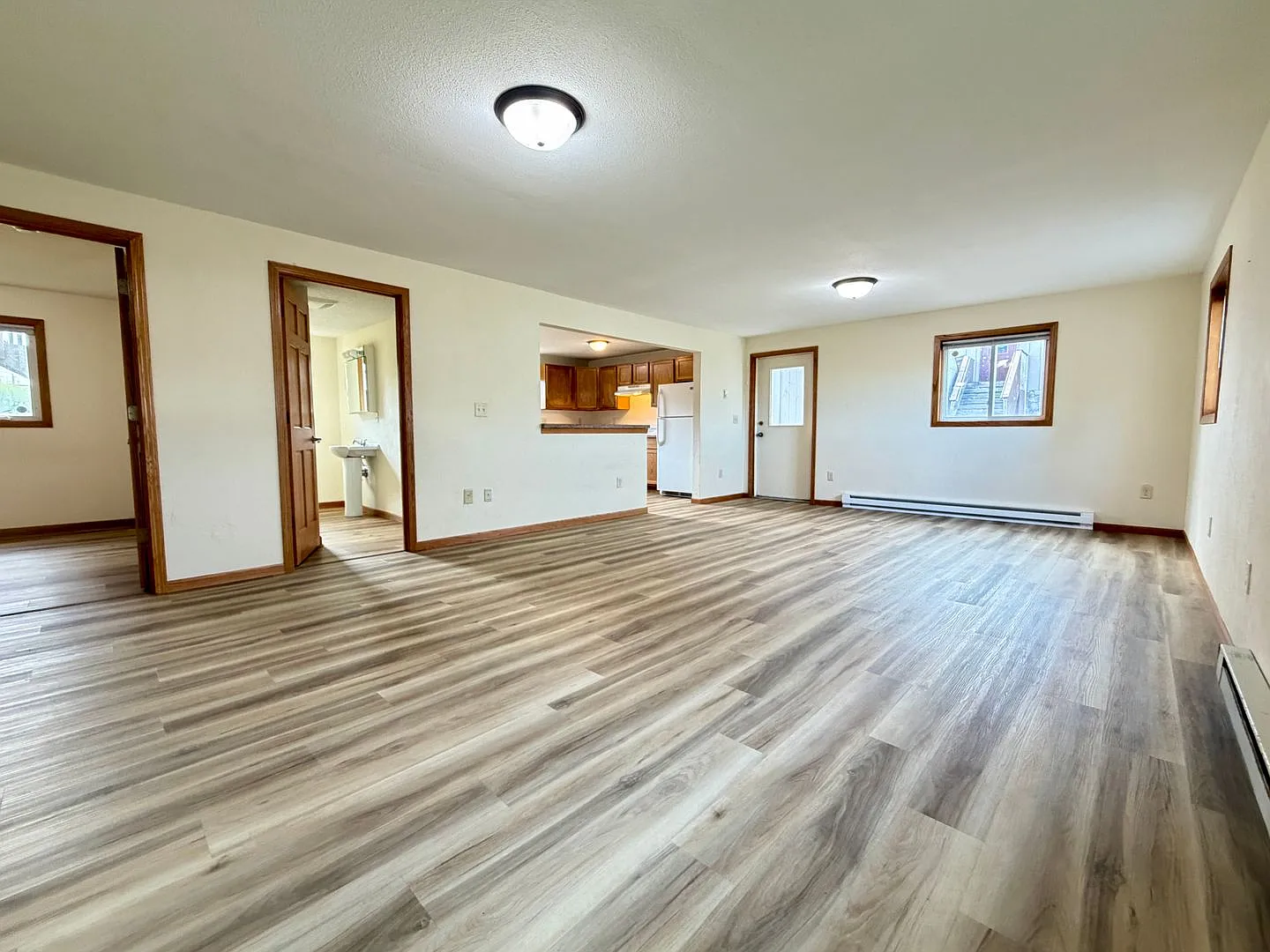 2406 Hill Ave — Photo 4
