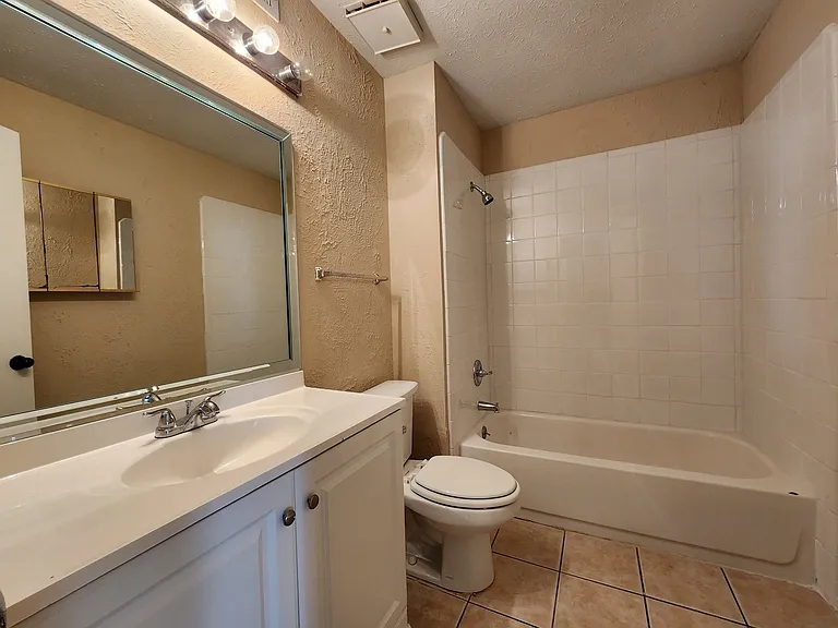 22810 Leedstown Ln — Photo 6