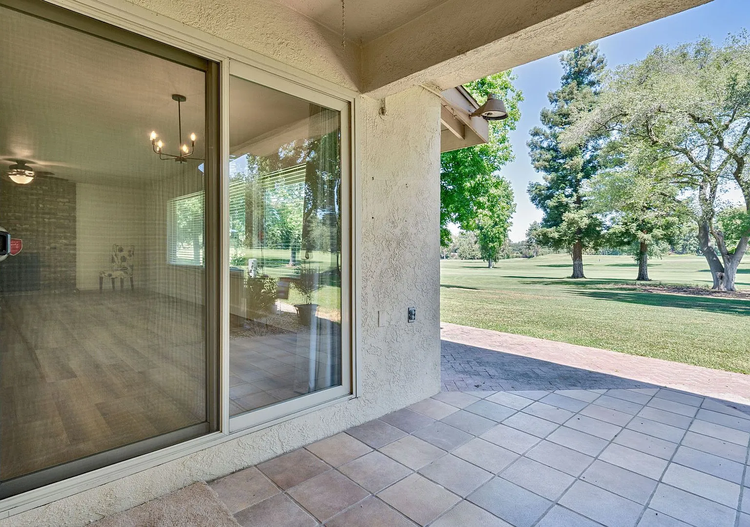 Renovated 2 Bedroom Condo Located on the Fairway! Water, Sewer, Trash Included! — Photo 3