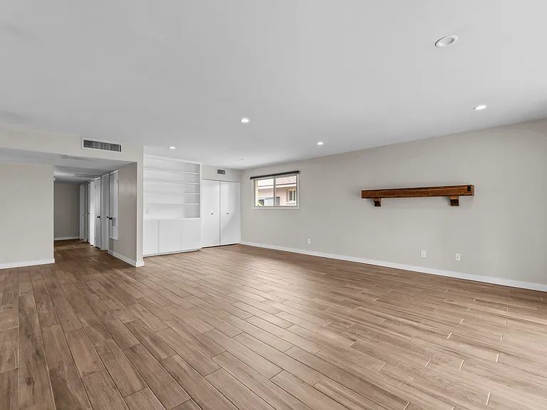 1229 E Manhatton Dr — Photo 7