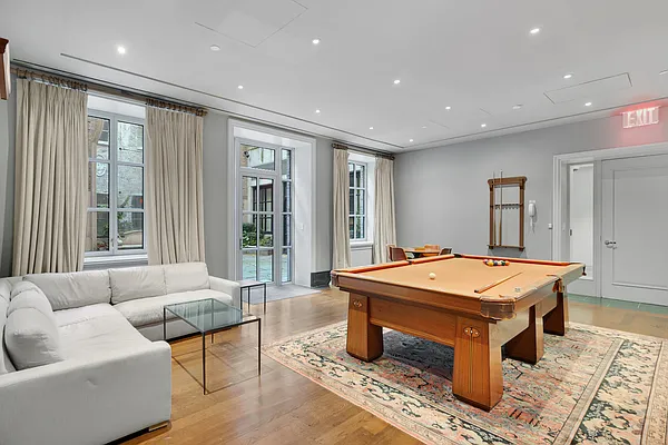 Sold by Compass | media 18