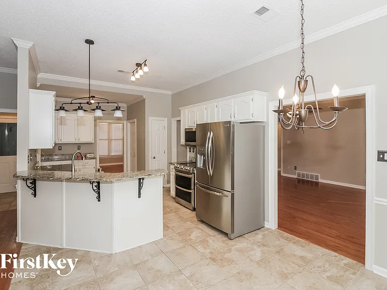 719 Gable Ln — Photo 6