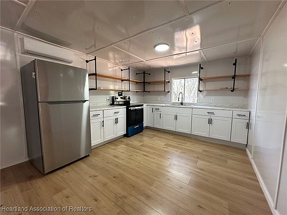 2nd image of 22 Siesta Ln