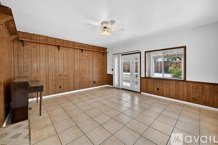 2675 Nicholette Dr — Photo 5