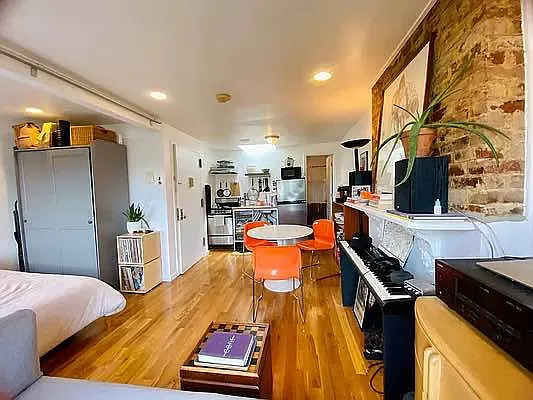 Rented by GROOME REALTY LLC | media 10