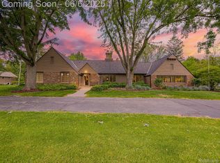 90 Wind N Wood Dr, Okemos, MI