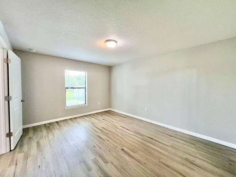 2664 Rotherham Rd — Photo 25